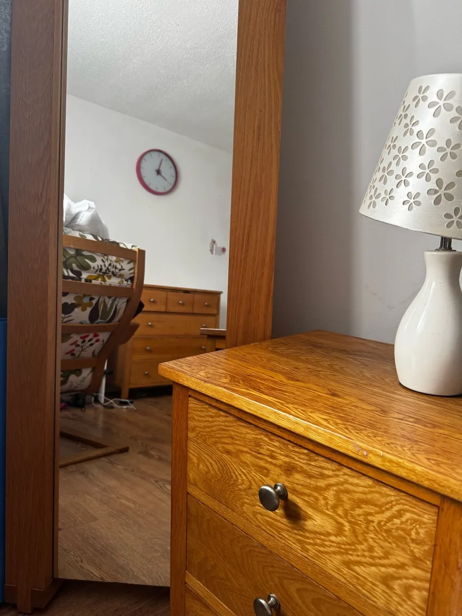 Furniture set - Image 2