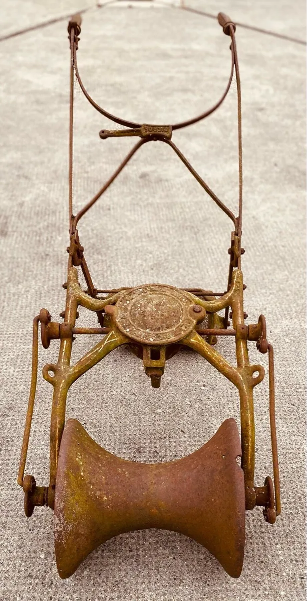 Turnip seeder - vintage agricultural machinery - Image 1