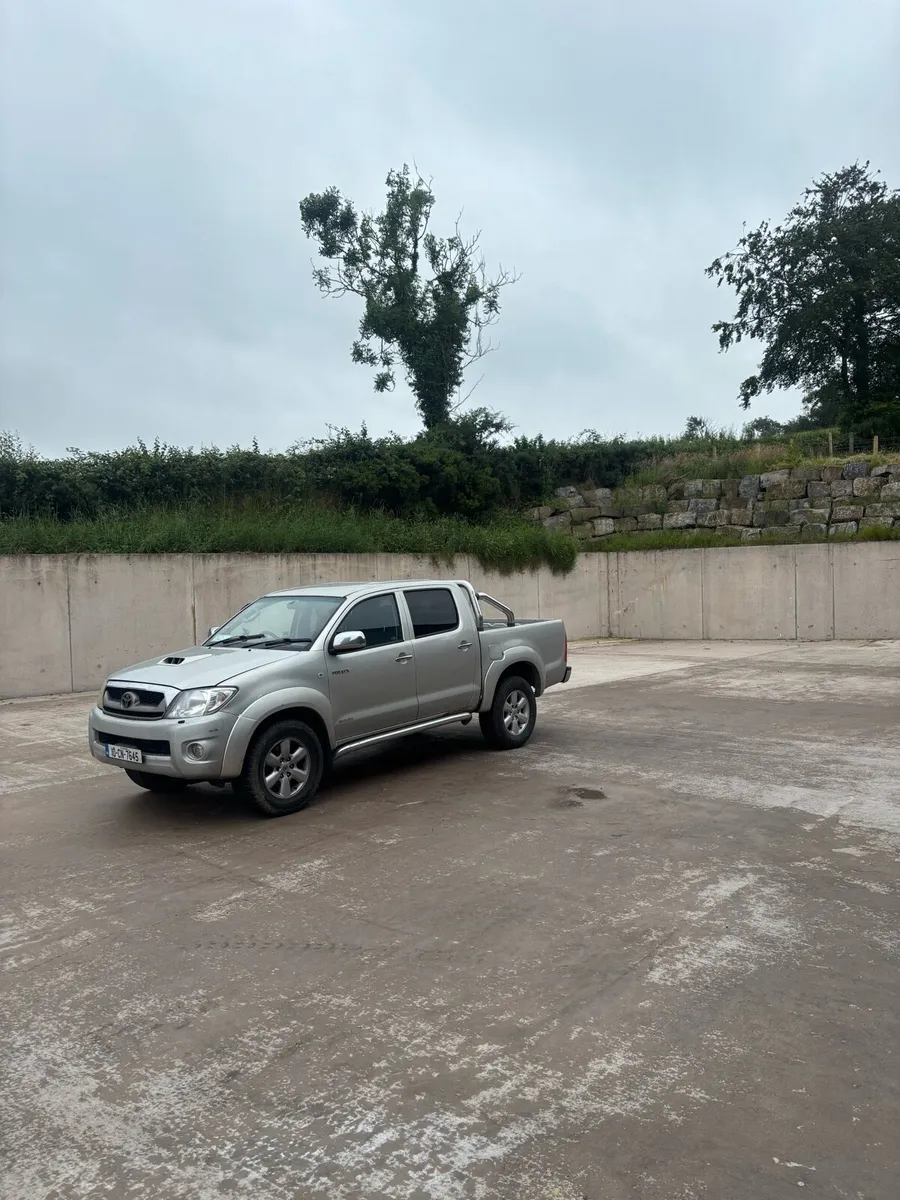 Toyota Hilux - Image 2