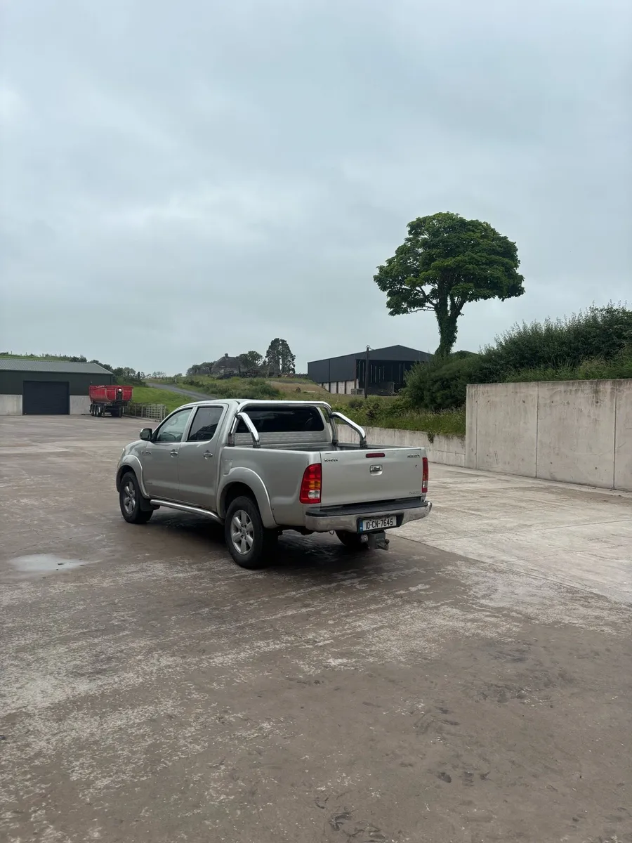 Toyota Hilux - Image 4