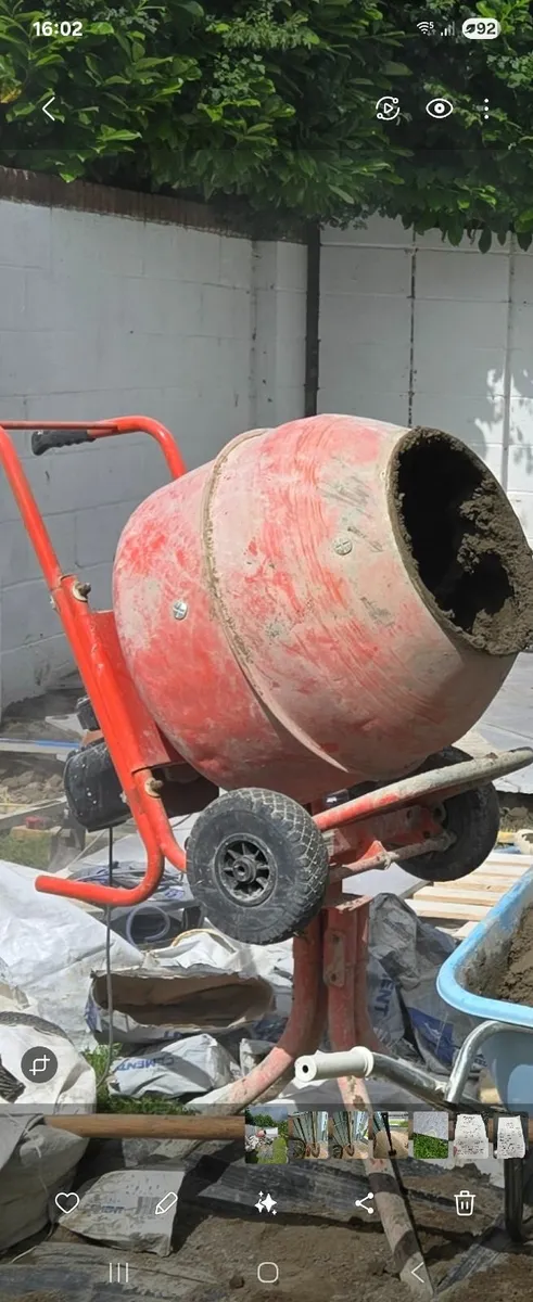 Building Tools inc Cement Mixer - Image 1
