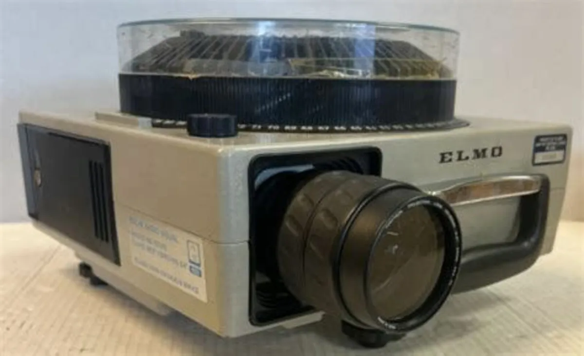 Slide projector, Elmo, with remote operation - Image 1