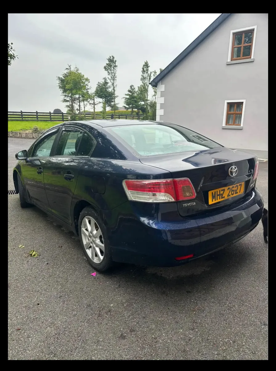 Toyota Avensis 2009 - Image 2
