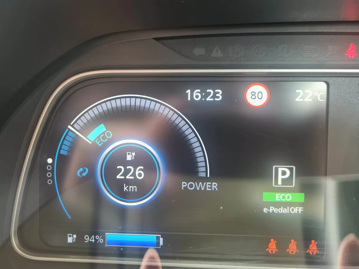 Nissan Leaf SV 2018 40kWh - Image 2