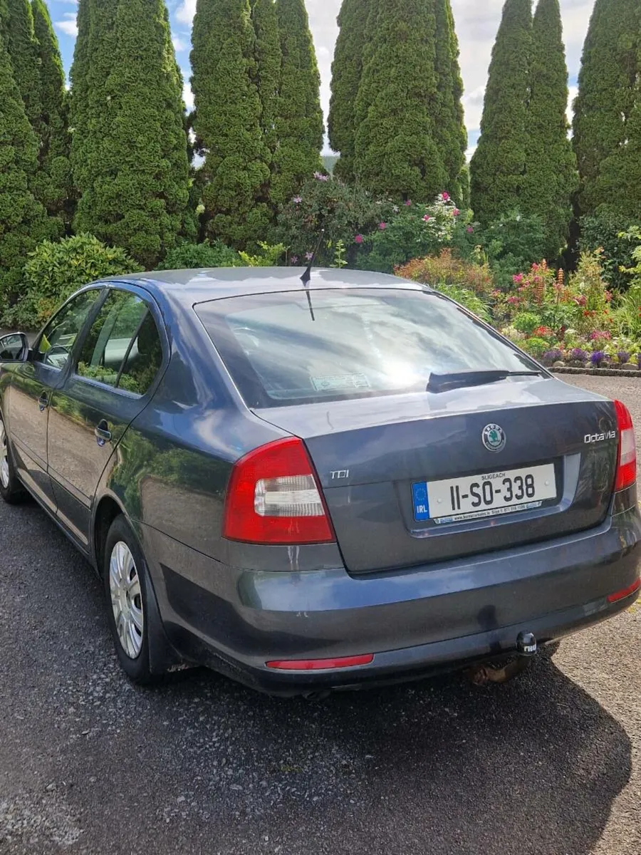 Car - Image 4