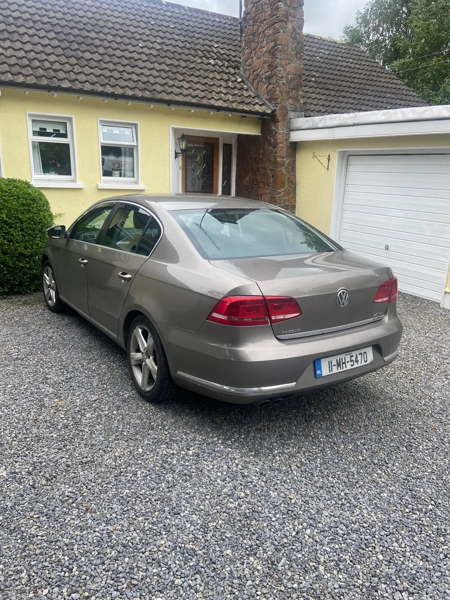 Volkswagen Passat 2011 - Image 4