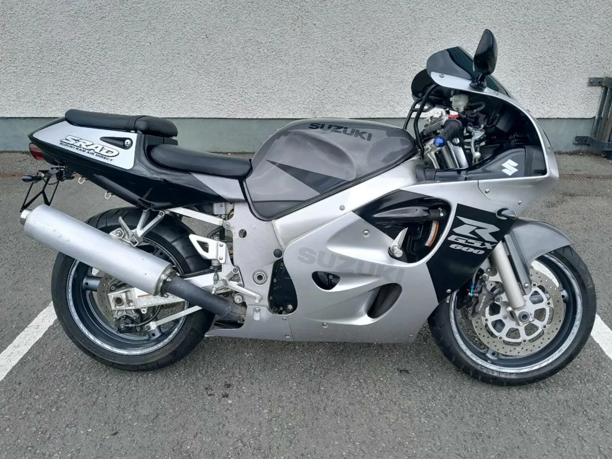 Suzuki Gsxr 600 SRAD 1999 - Image 1