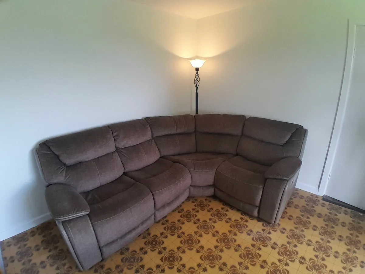 Coner Sofa - Image 4