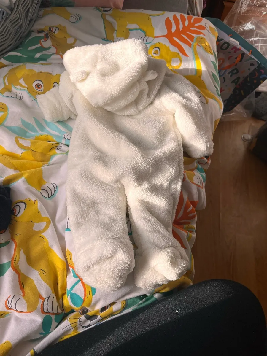 Baby cream pram suit - Image 2