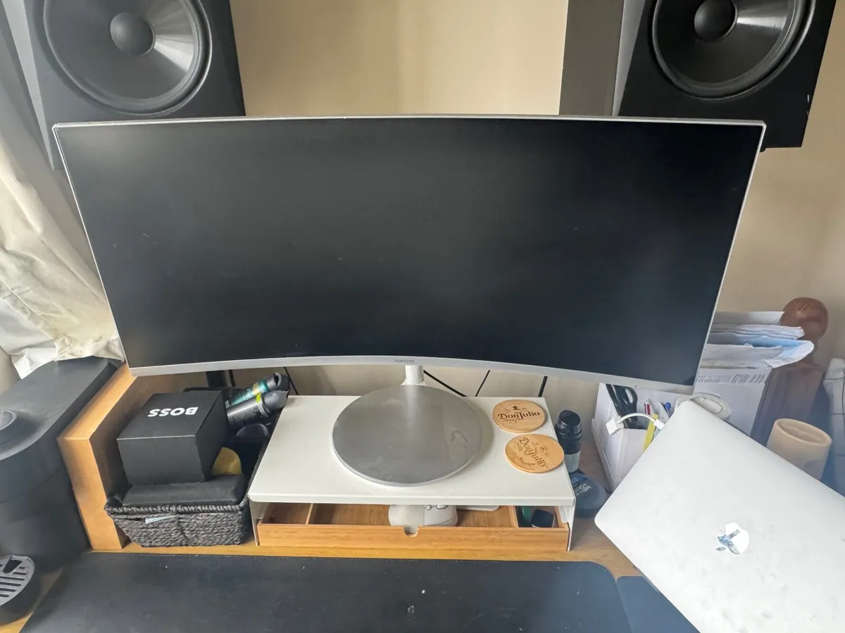 Samsung Curved Monitor 34” - Image 1