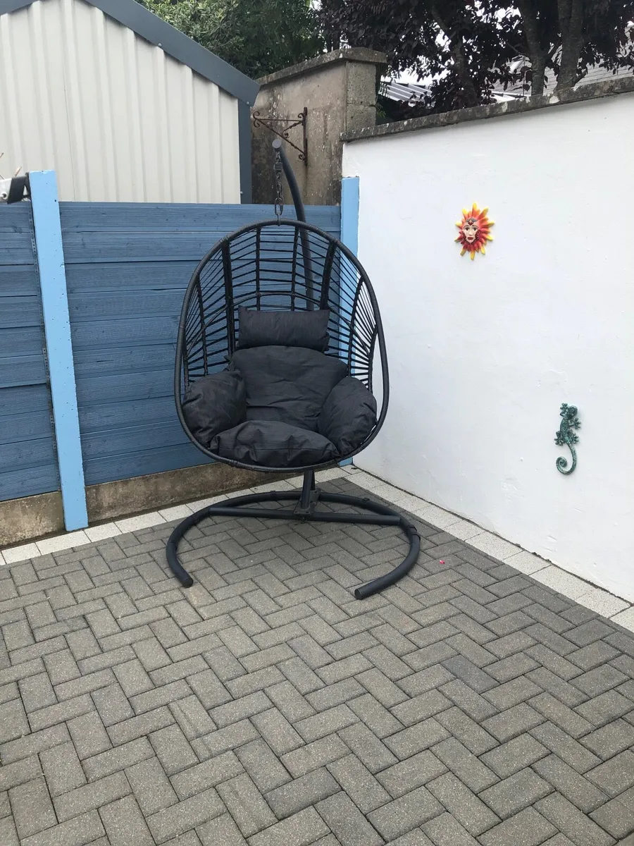 Hanging Egg Chair - Image 1