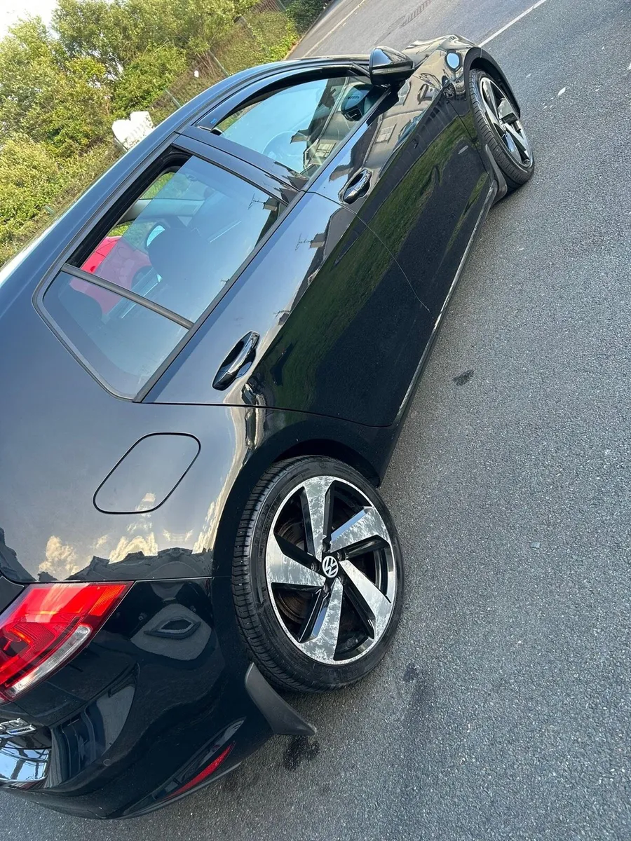 2016 2.0L TDI Blue Motion VW Golf - Image 3