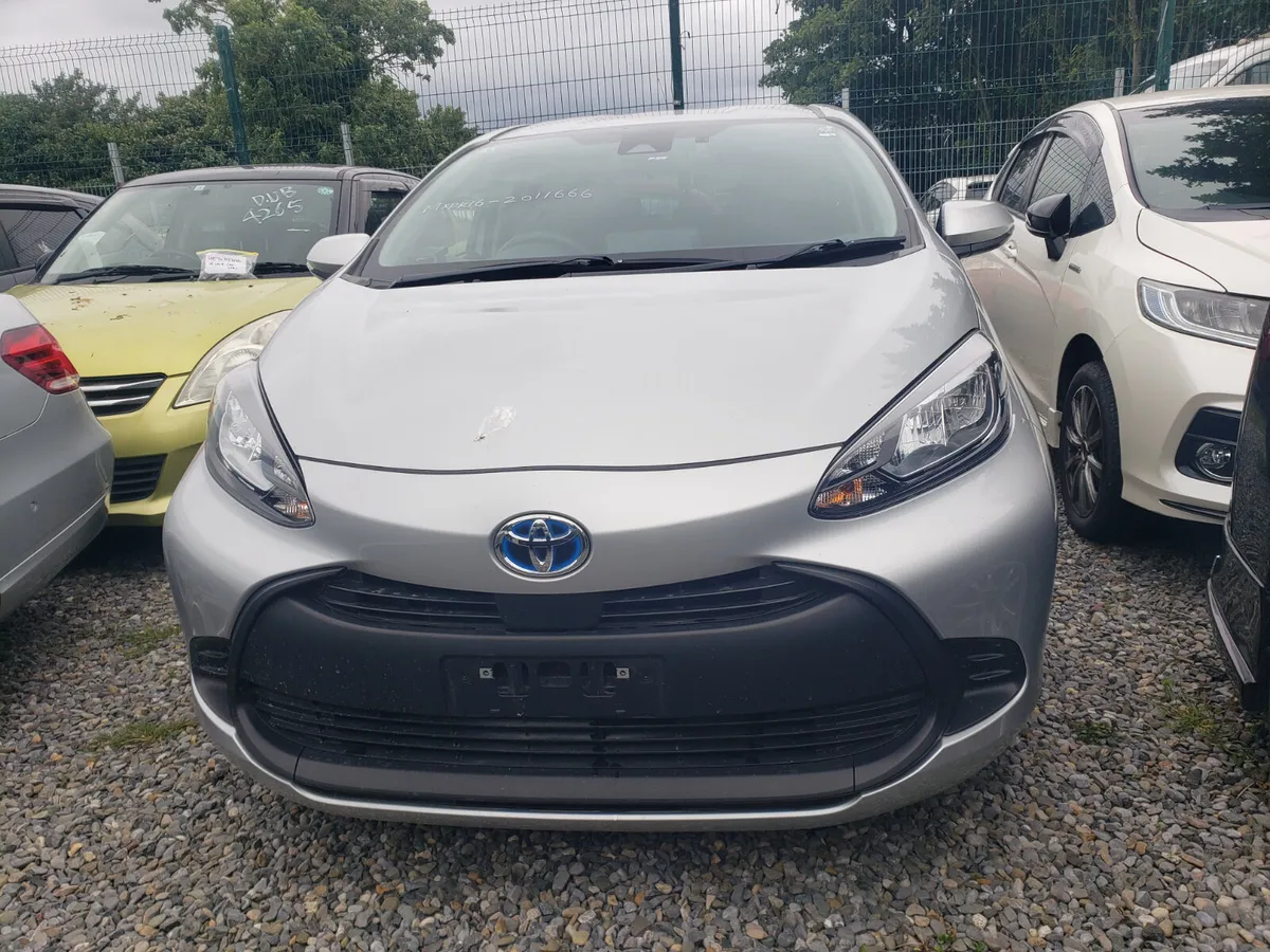 Toyota aqua 2022 - Image 3