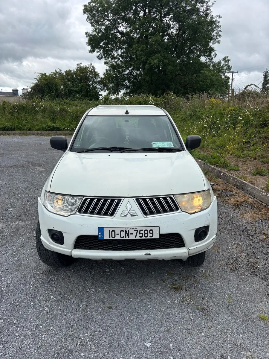 2010 Mitsubishi L200 4Wheel Drive - Image 3
