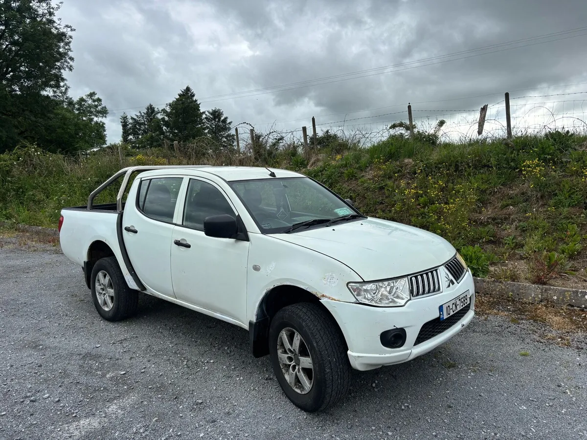 2010 Mitsubishi L200 4Wheel Drive - Image 1
