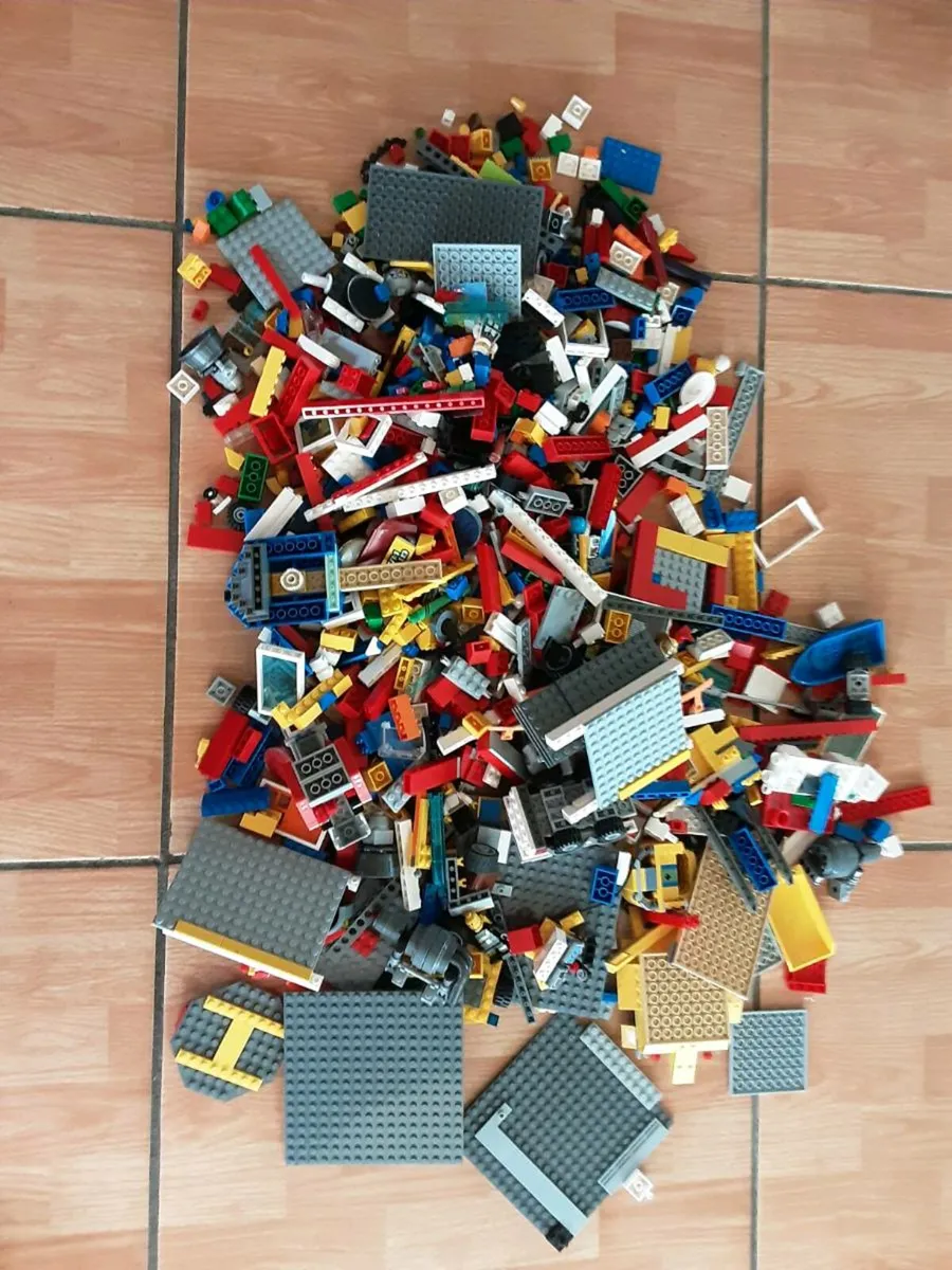 Large Bundle of Lego
