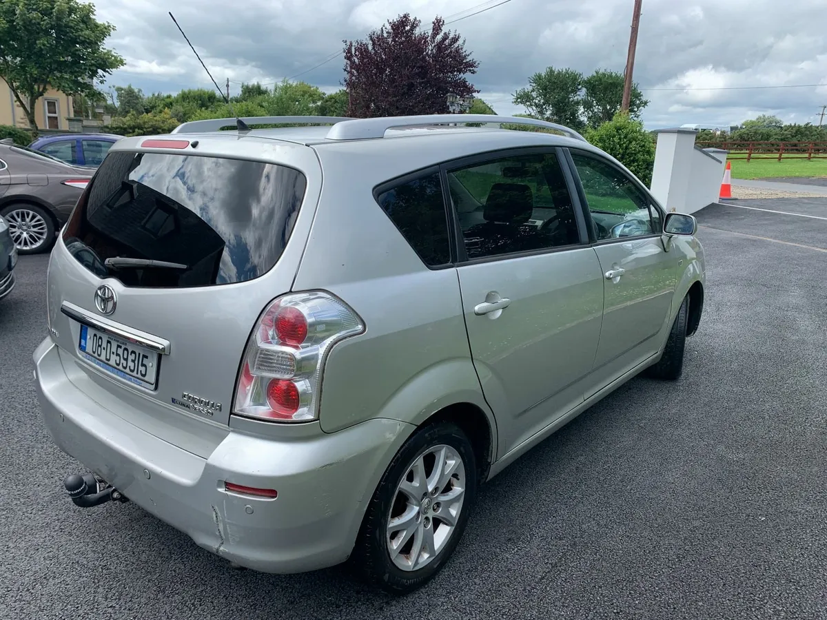 Toyota Corolla Verso 2008 Luna - Image 2