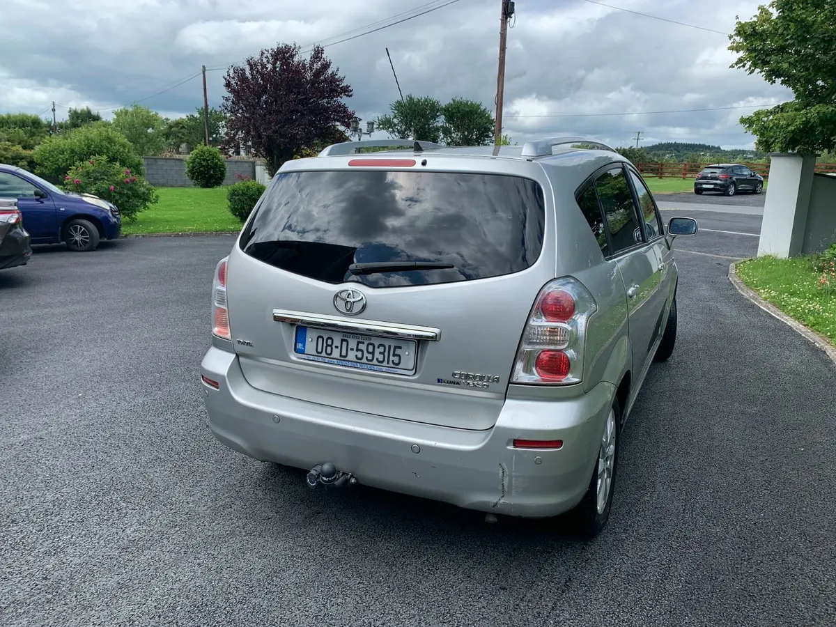 Toyota Corolla Verso 2008 Luna - Image 3