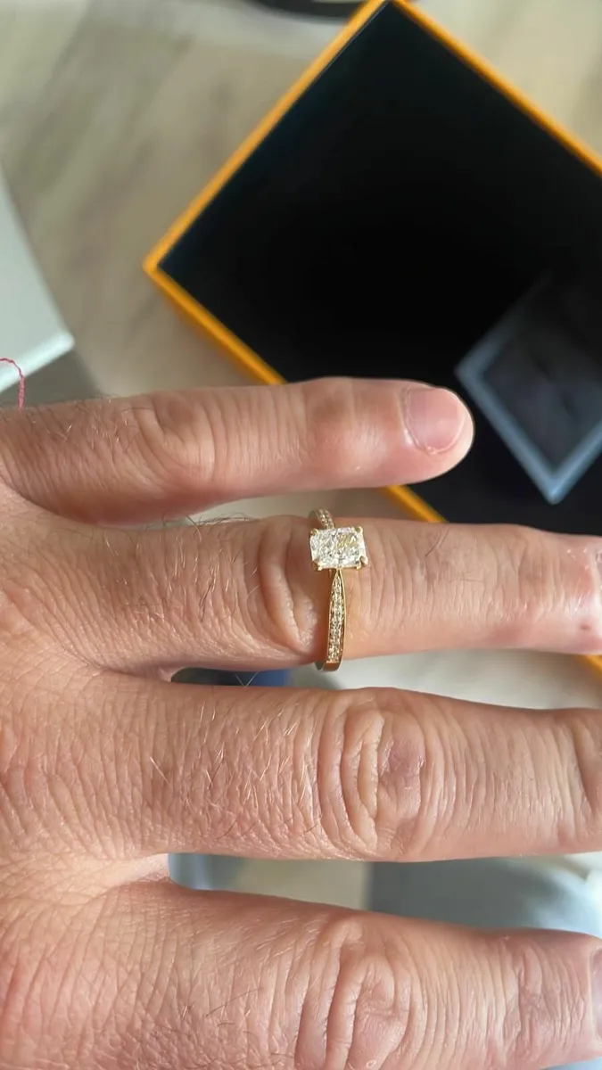 Engagement ring - Image 4