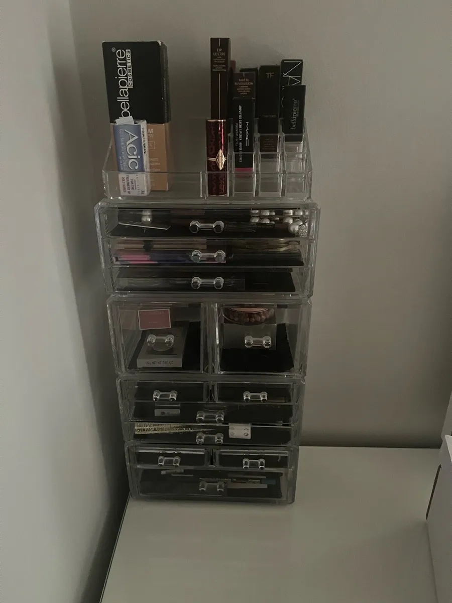 Makeup Station
