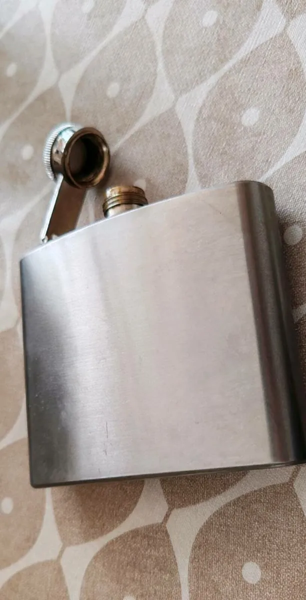 Hip flask - Image 1
