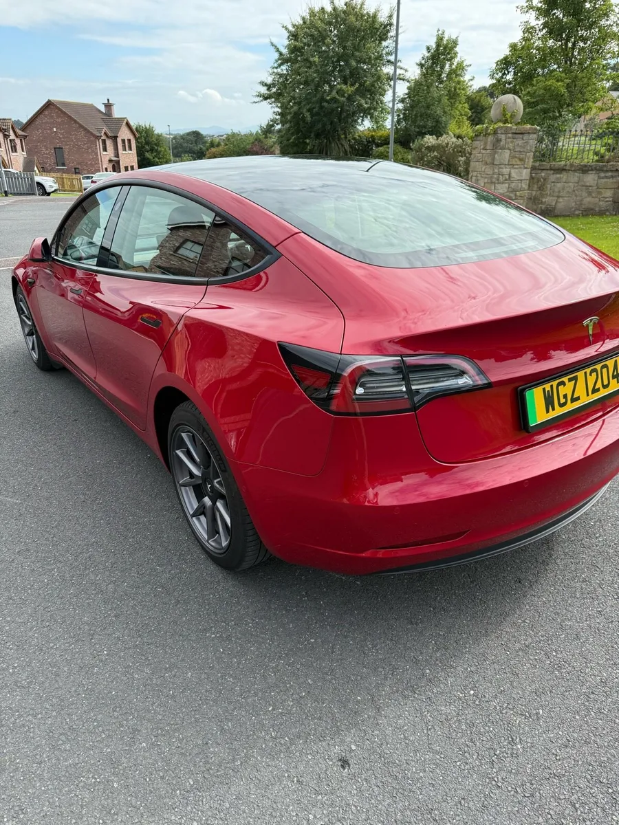 2022 Tesla Model 3 AWD Long Range Dual Motor - Image 3
