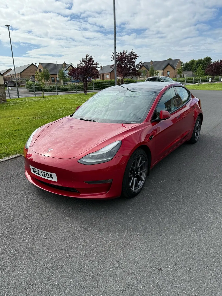 2022 Tesla Model 3 AWD Long Range Dual Motor - Image 4