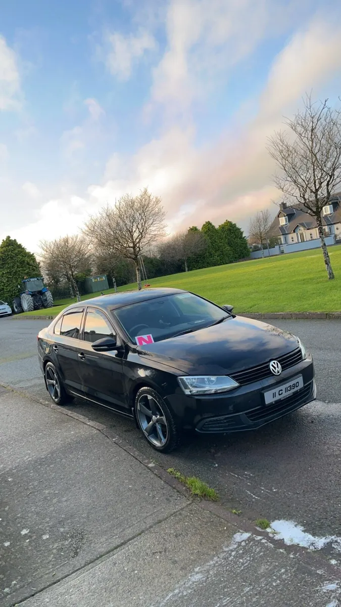 2011 Volkswagen Jetta - Image 4