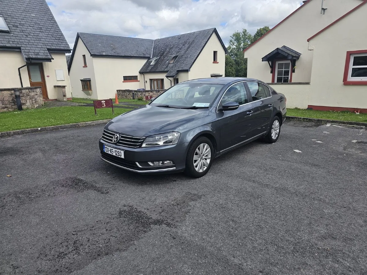 Volkswagen Passat 2013 - Image 1