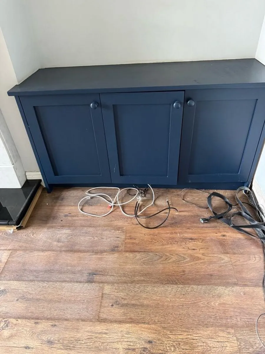sitting room built in cabinets and shelves - Image 2