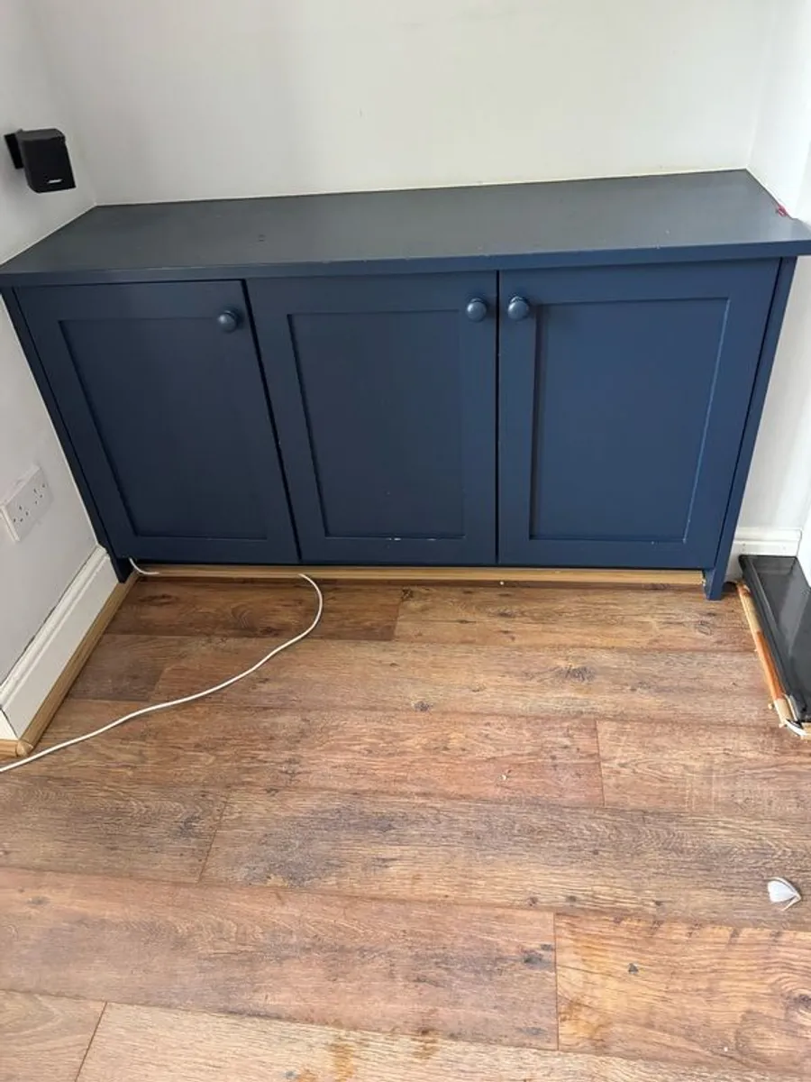 sitting room built in cabinets and shelves - Image 3