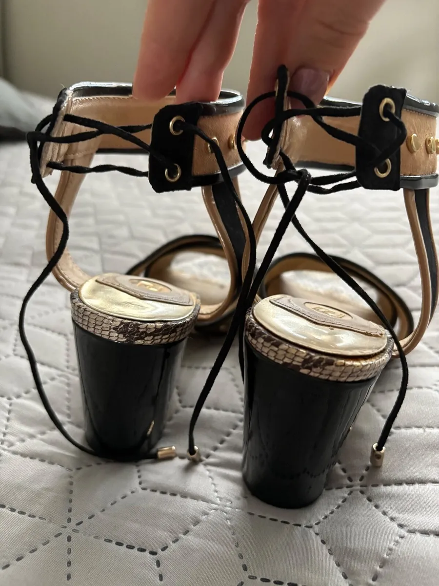 Shoes - Image 3