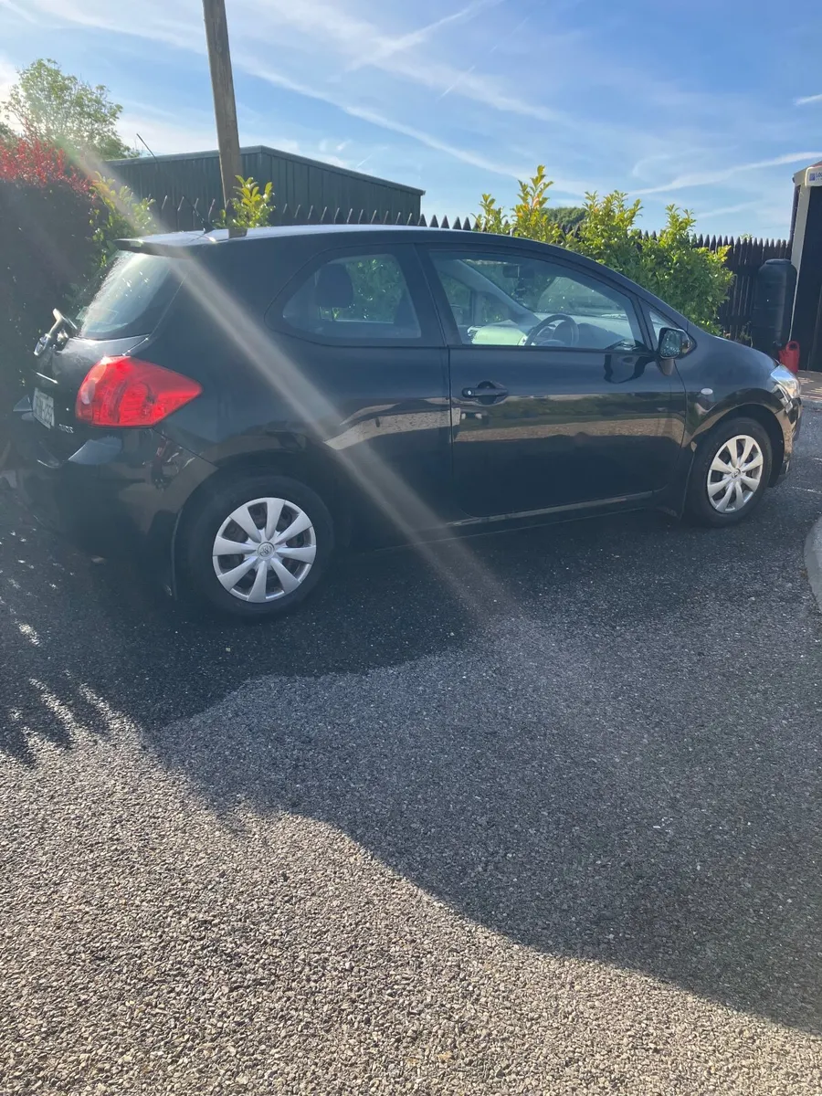 Toyota Auris 2008 - Image 1