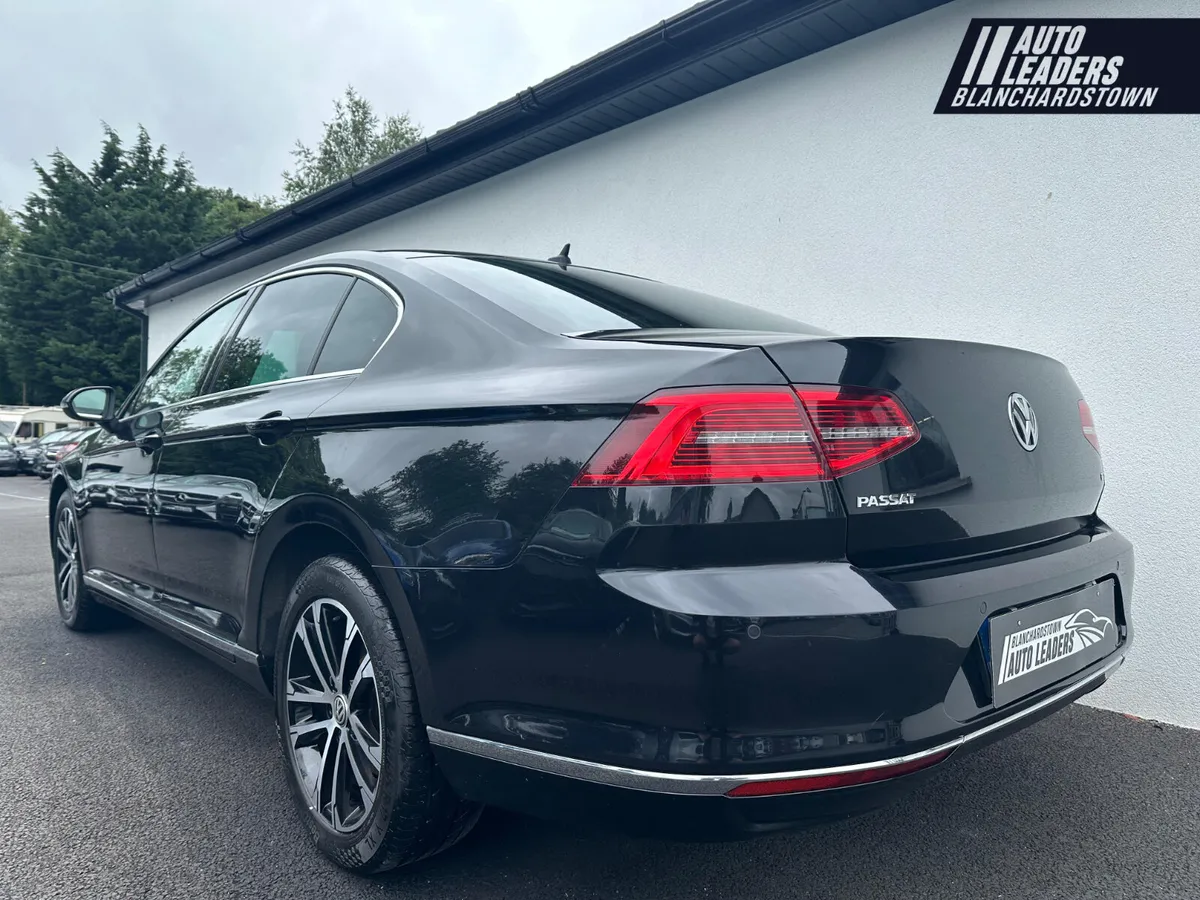 VOLKSWAGEN PASSAT HIGHLINE 1.6 TDI FWD 120HP NAV - Image 4