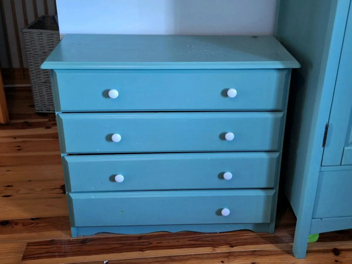 Wardrobe & Chest of drawers - Image 1