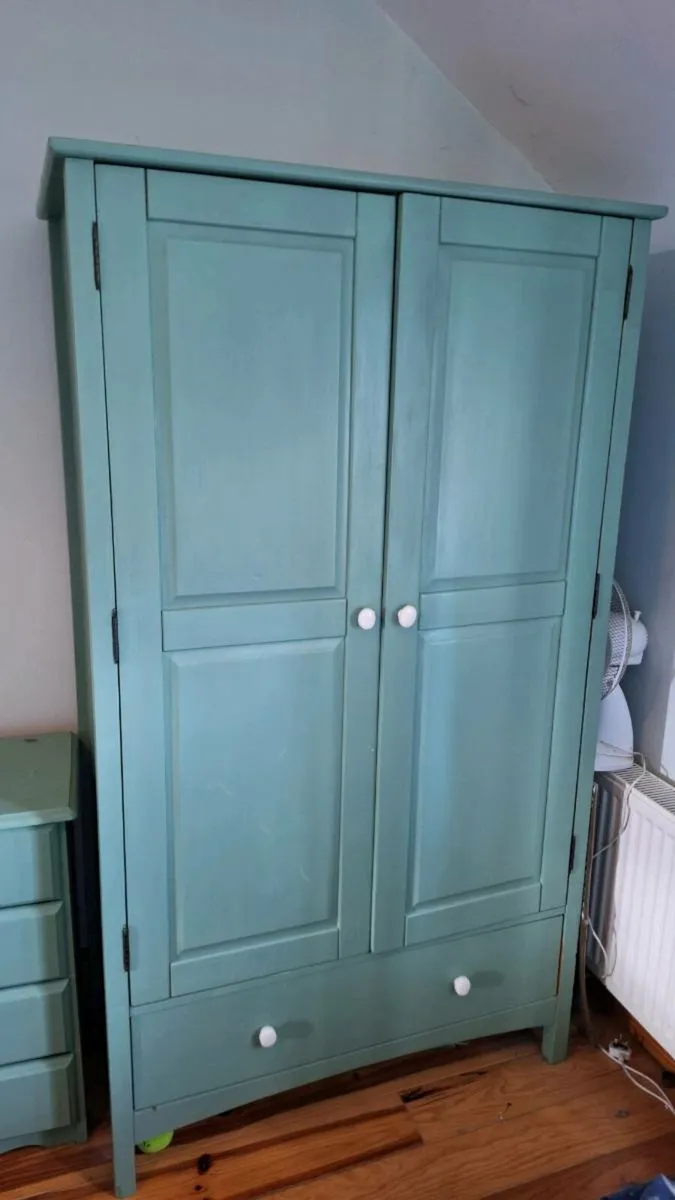 Wardrobe & Chest of drawers - Image 2