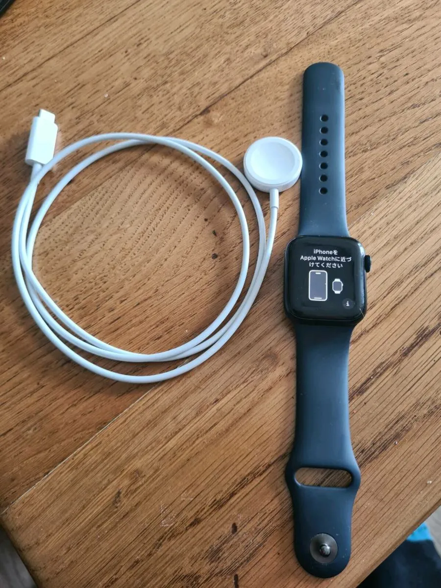 Apple watch - Image 2