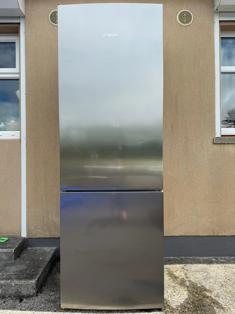 Bosh VitaFresh Fridge and Freezer - Image 1