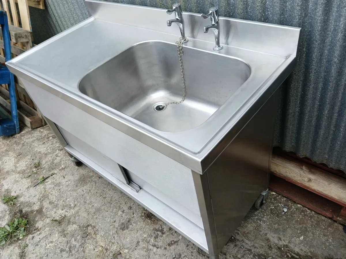 Stainless steel cabbinet /commercial sink .. - Image 1