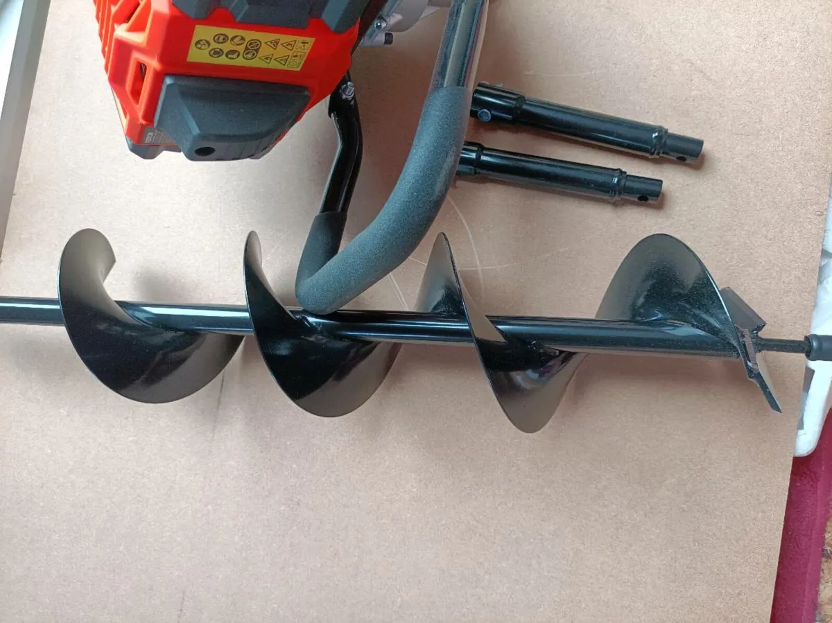 Petrol ground auger - Image 4