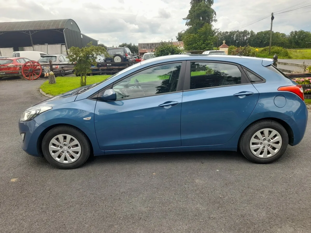 Hyundai i30 with warranty - Image 3