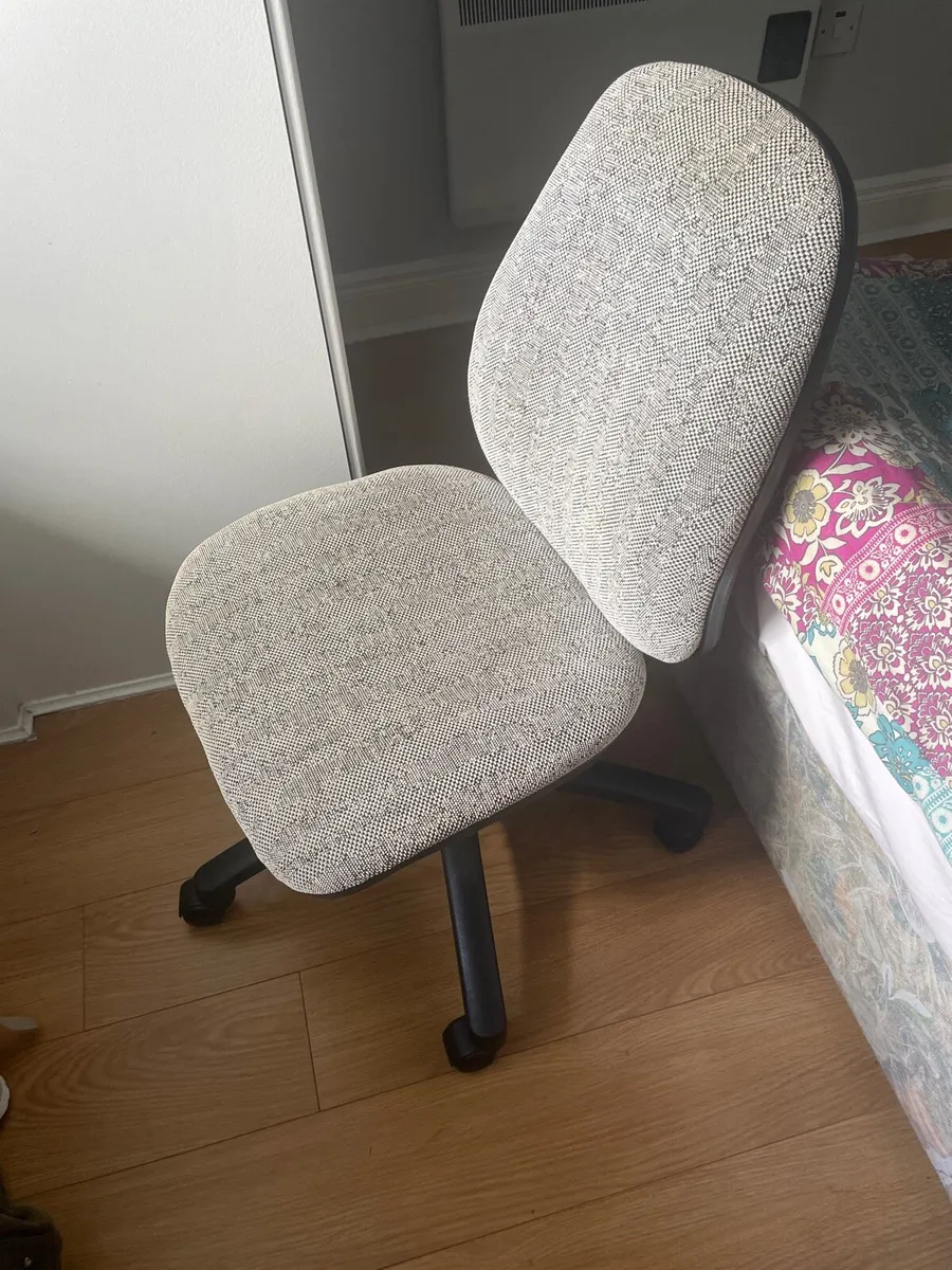 Office chair - Image 1
