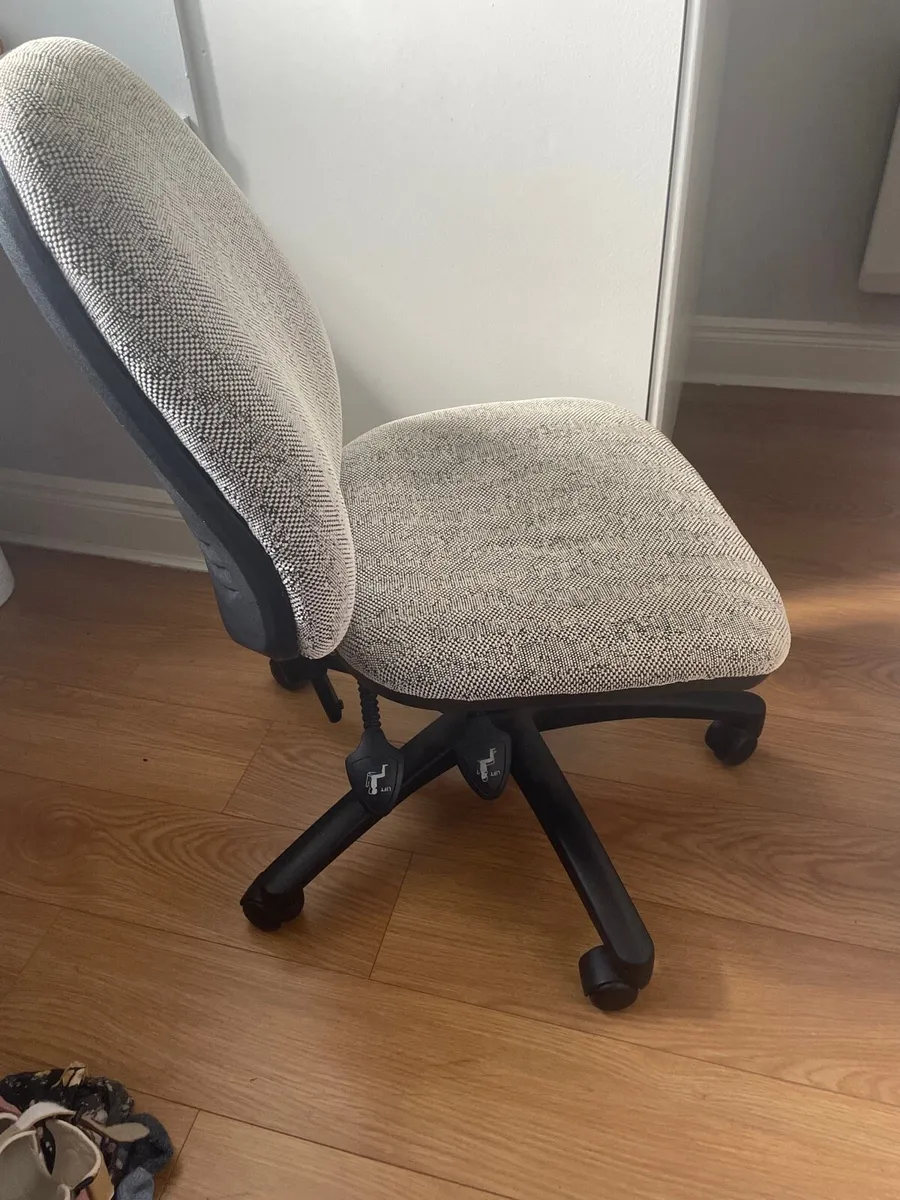 Office chair - Image 2