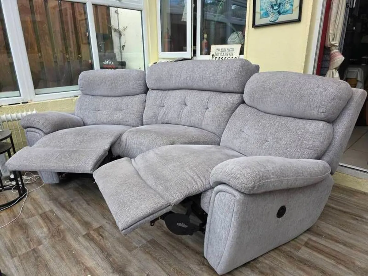 Curved Recklin couch 4 seater for sale - Image 3