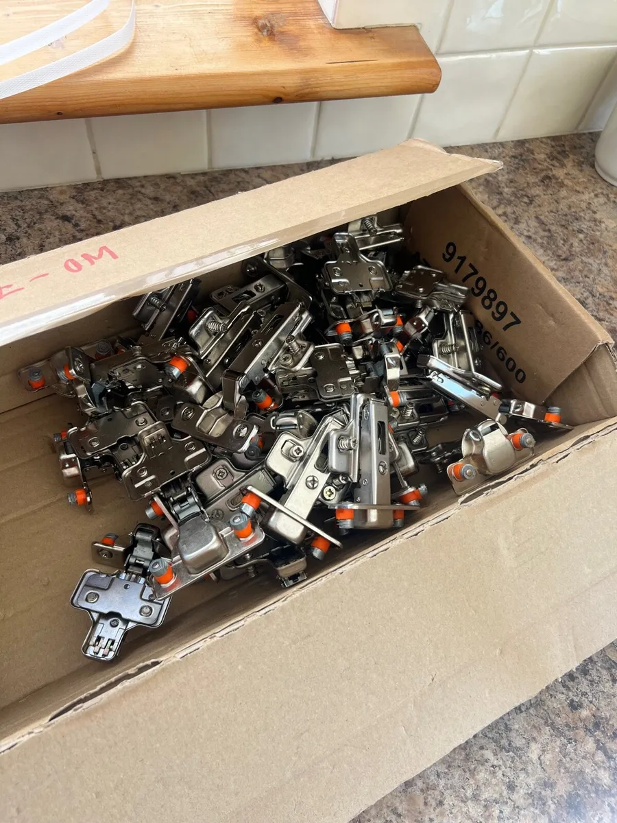 Kitchen cabinet hinges