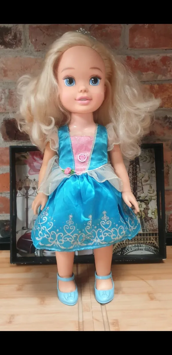 Dolls - Image 2