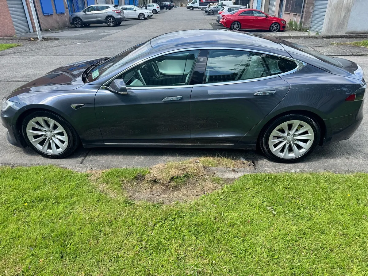 Tesla Model S 75D - Fresh NCT - Image 4