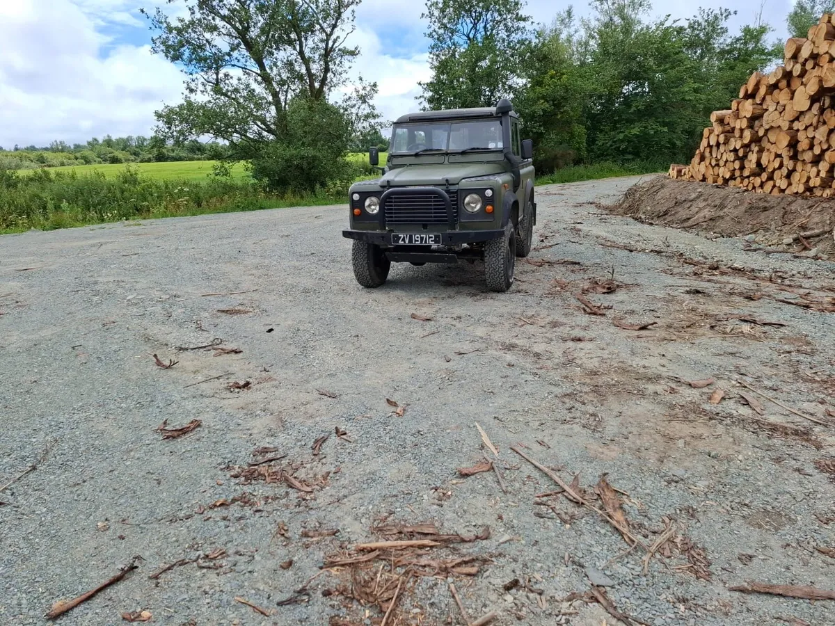 Land Rover defender - Image 2