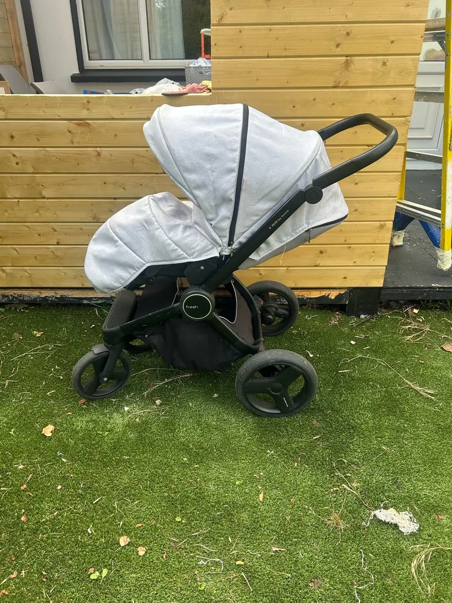 Pram - Image 1