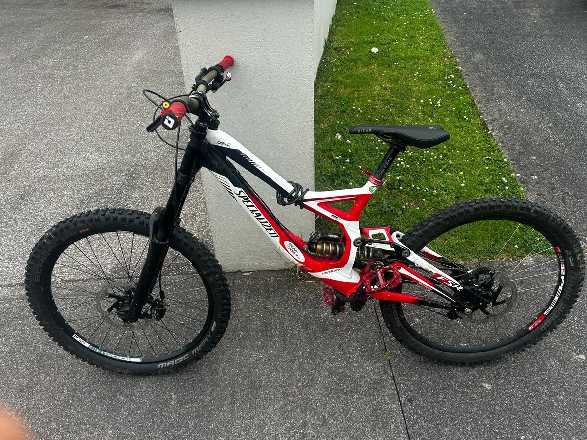 Downhill mountain bike - Image 1